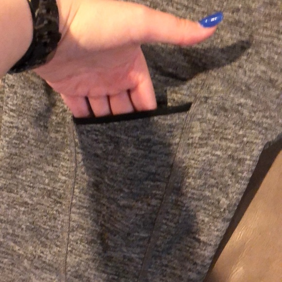 Yoga capris - Picture 5 of 6